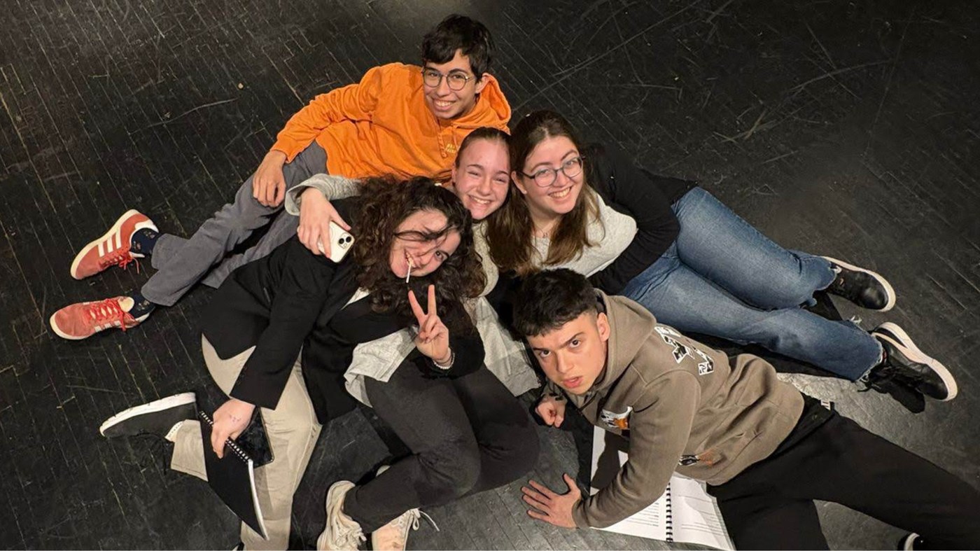 Un día de ensayos con el elenco
